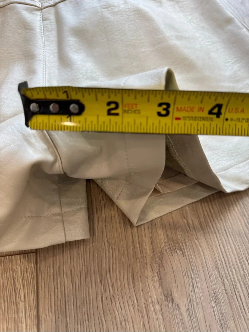 High-Waist Tie-Belt Leather Shorts in Pleather Faux Leather Cream - Picture 8 of 10